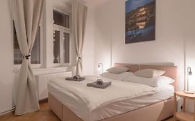Skolska Junior Apartment